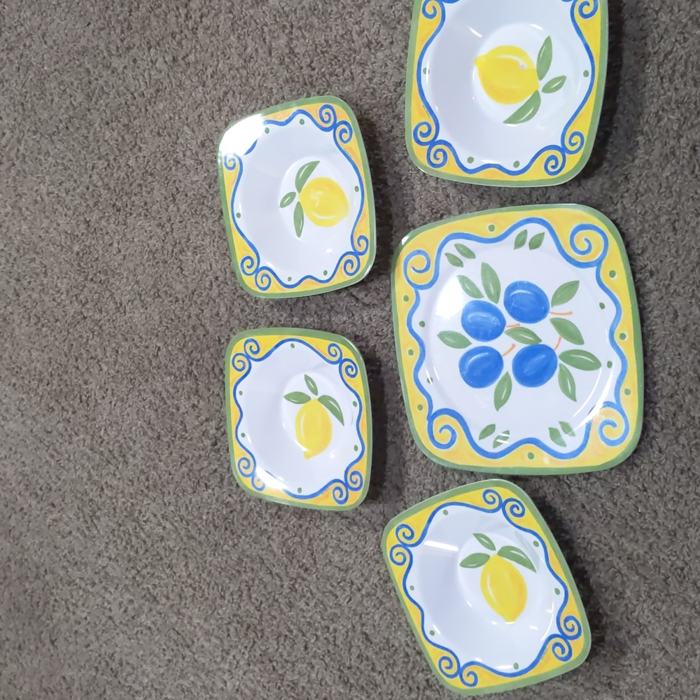 Trudeau Melanie 4 bowls and one plate dinnerware